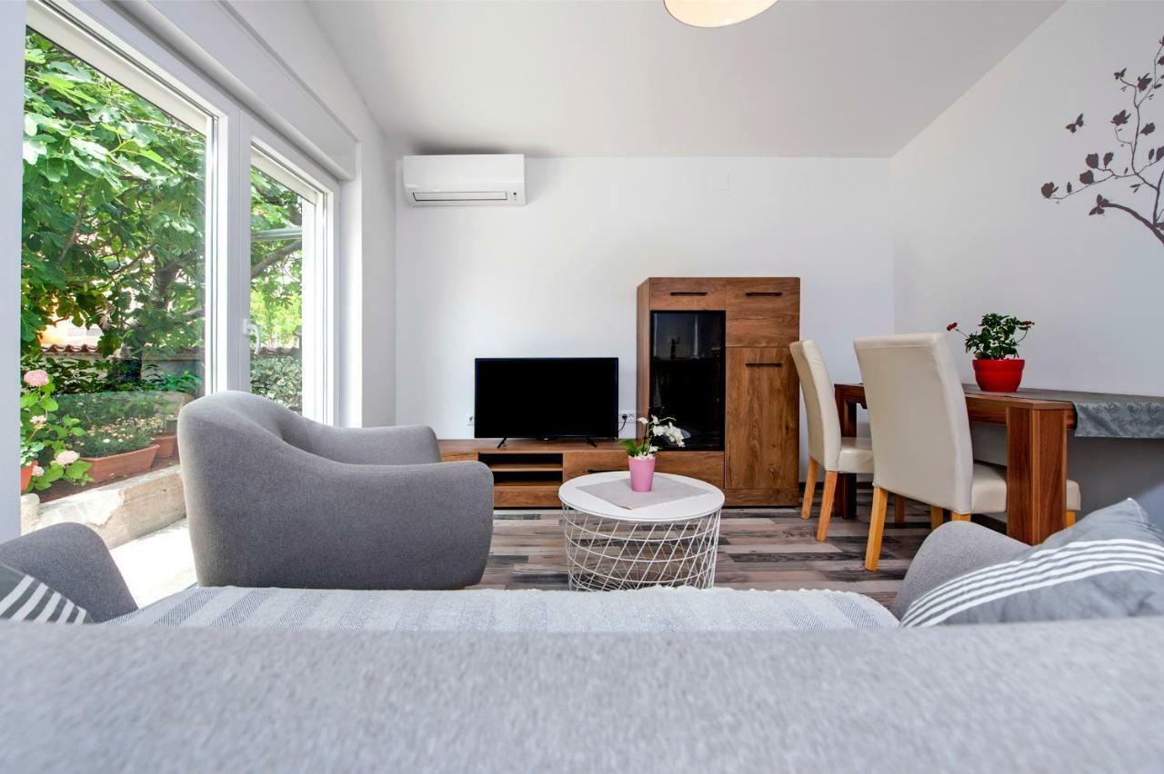 Paola cozy apartment Rovinj Exterior foto