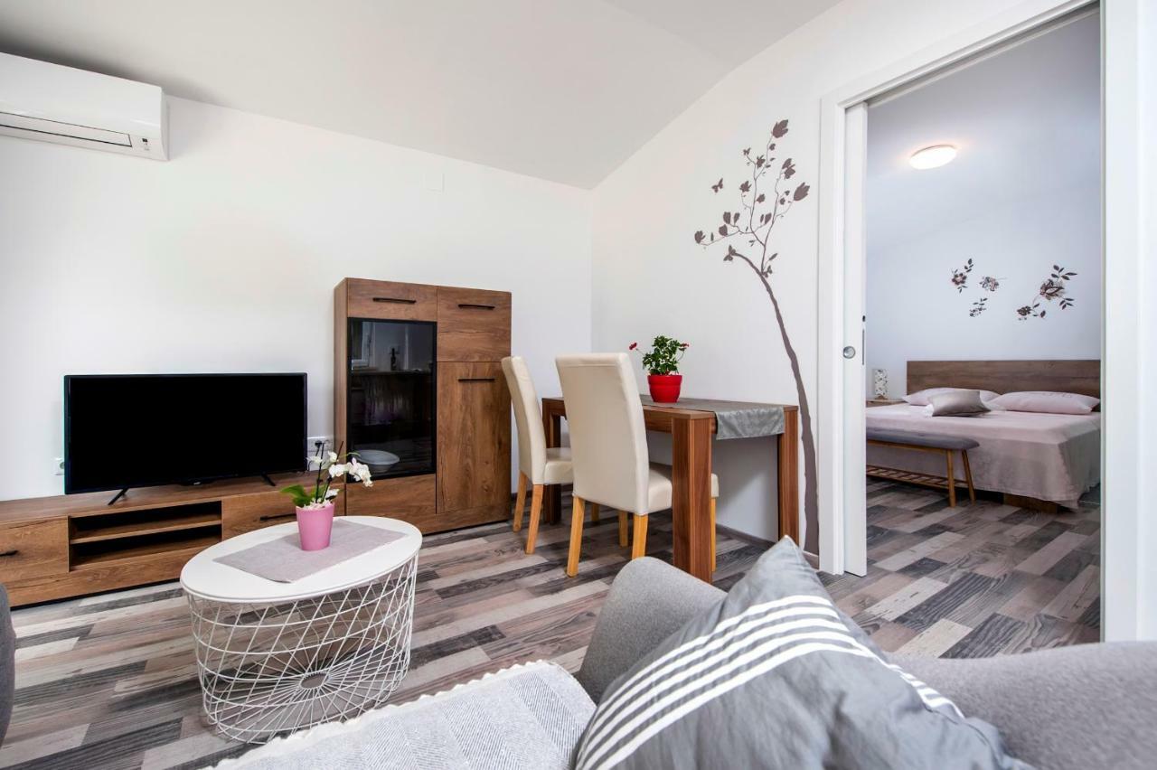 Paola cozy apartment Rovinj Exterior foto
